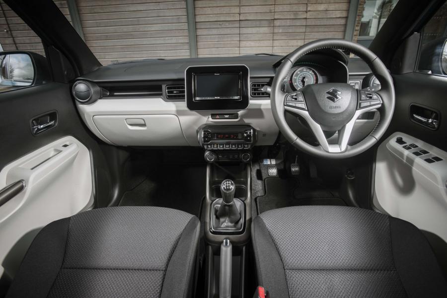Торпедо Suzuki Ignis SZ5 2016 года  (UK) (фото 18 из 43)